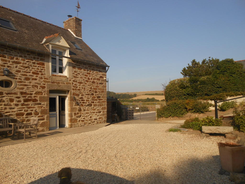 Le Jardin A Mordreuc Bed & Breakfast Pleudihen-sur-Rance Exterior photo